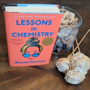 Lessons in Chemistry Book Hard Cover